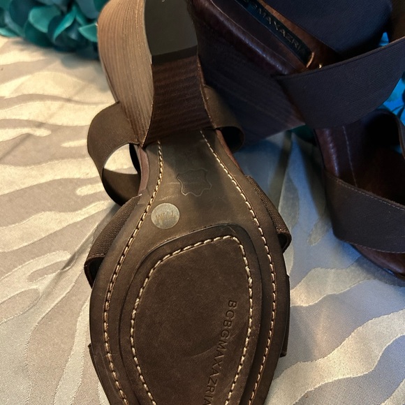 BCBG MaxAzria Strappy Heels - Size 7 1/2- Stacked Heel - Leather Sole - Picture 4 of 5